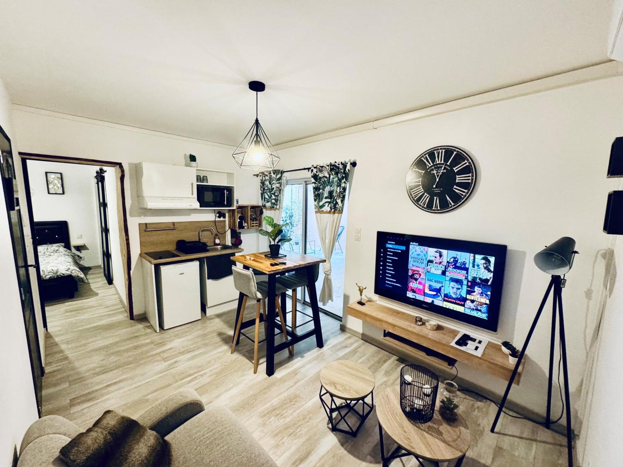 Alena Apartment Bourg-Saint-Andeol Exterior photo